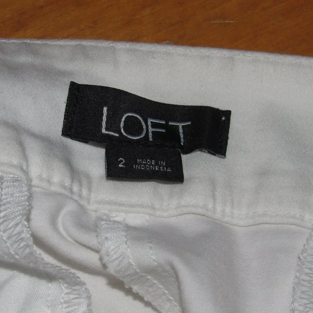 LOFT Ruffled Hem White Shorts Size 2 (Inseam 4